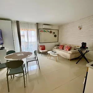 3 Pieces- Vieux Port- Terrasse - Parking Possible , Cannes Frankreich